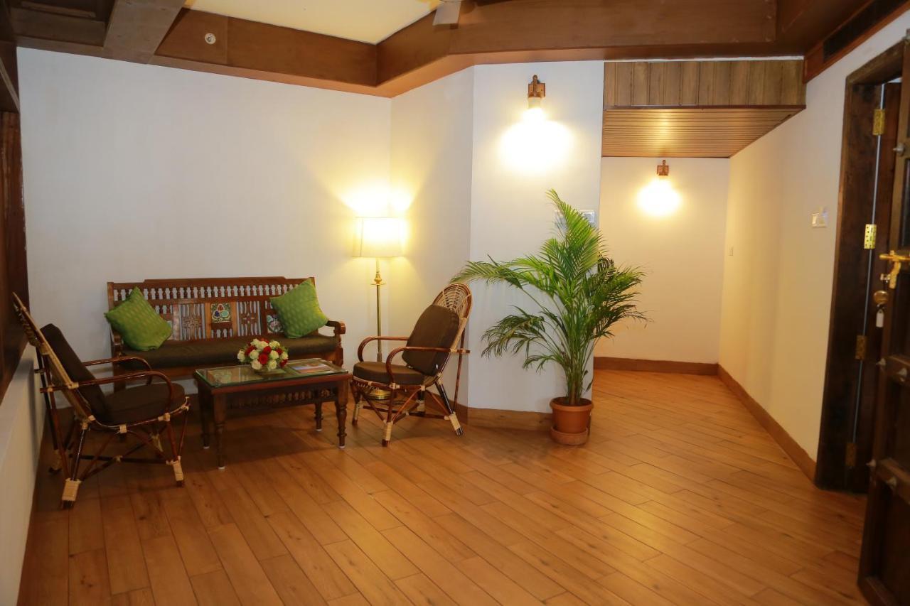 ホテル Ayursoma Ayurveda Royal Retreat コーバラム エクステリア 写真