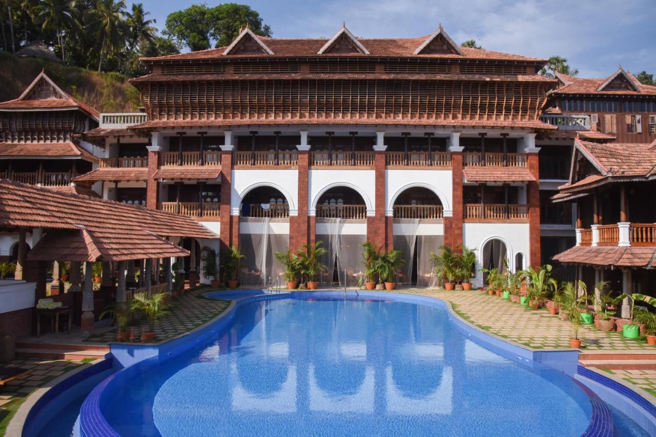 ホテル Ayursoma Ayurveda Royal Retreat コーバラム エクステリア 写真